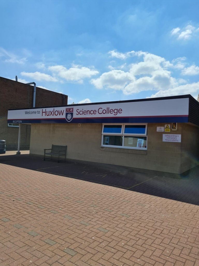 Huxlow Science college external signage
